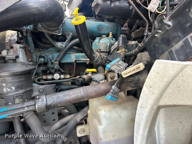 image for item FC5232 2006 International 4300 bucket truck