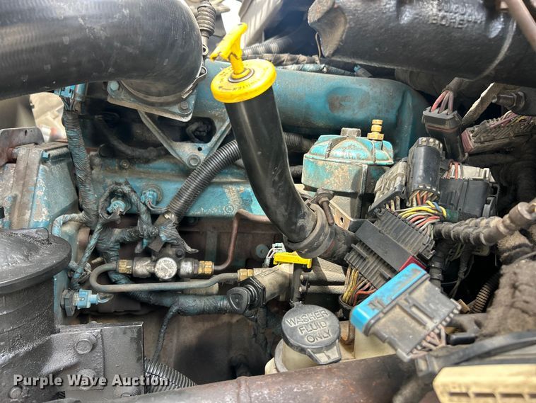 image for item FC5232 2006 International 4300 bucket truck