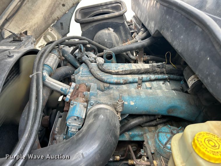 image for item FC5232 2006 International 4300 bucket truck