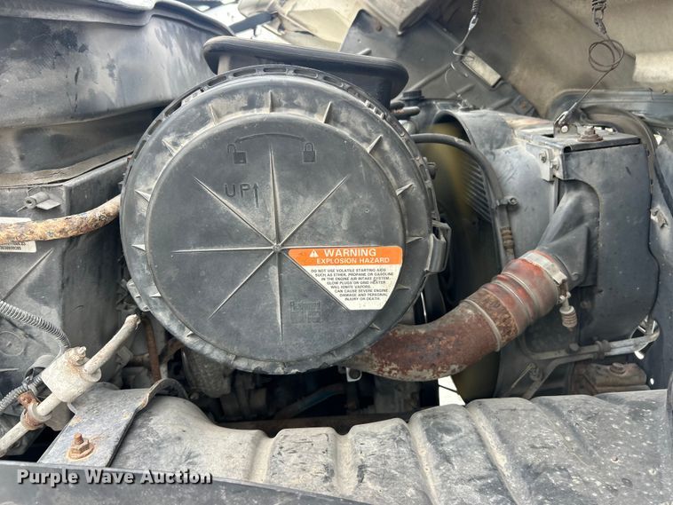 image for item FC5232 2006 International 4300 bucket truck