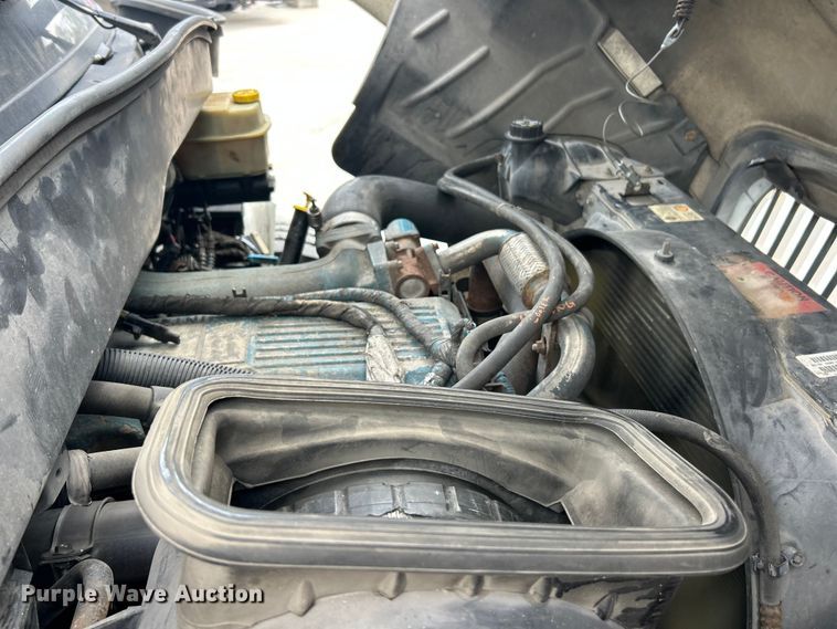 image for item FC5232 2006 International 4300 bucket truck