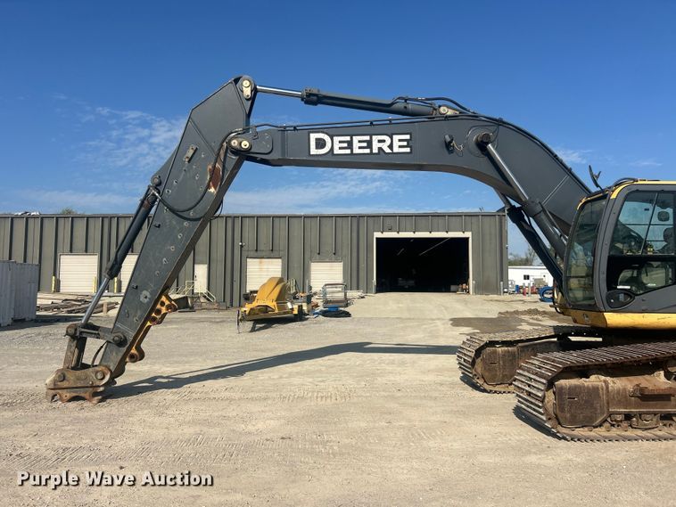 image for item FC5413 2008 John Deere 350D LC excavator