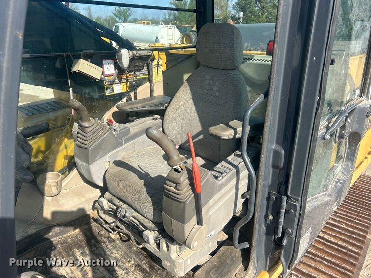 image for item FC5413 2008 John Deere 350D LC excavator