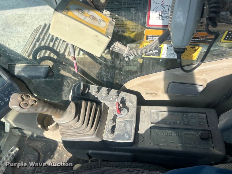 image for item FC5413 2008 John Deere 350D LC excavator