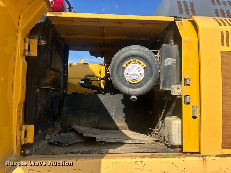 image for item FC5413 2008 John Deere 350D LC excavator
