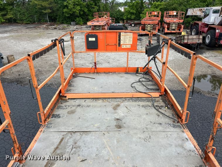 image for item FC5461 JLG 4394RT scissor lift