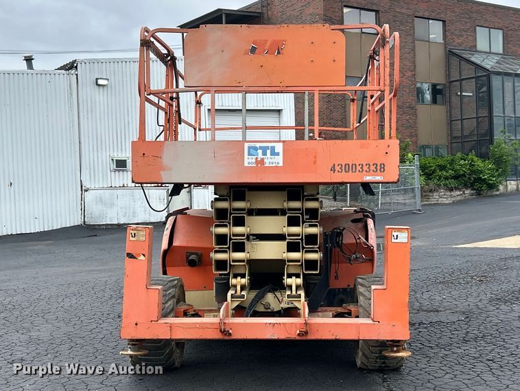 image for item FC5462 2011 JLG 4394RT scissor lift