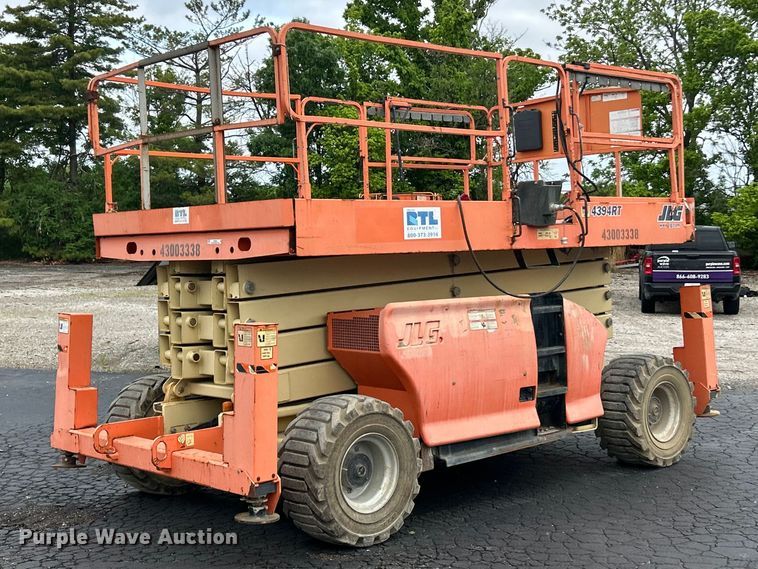 image for item FC5462 2011 JLG 4394RT scissor lift