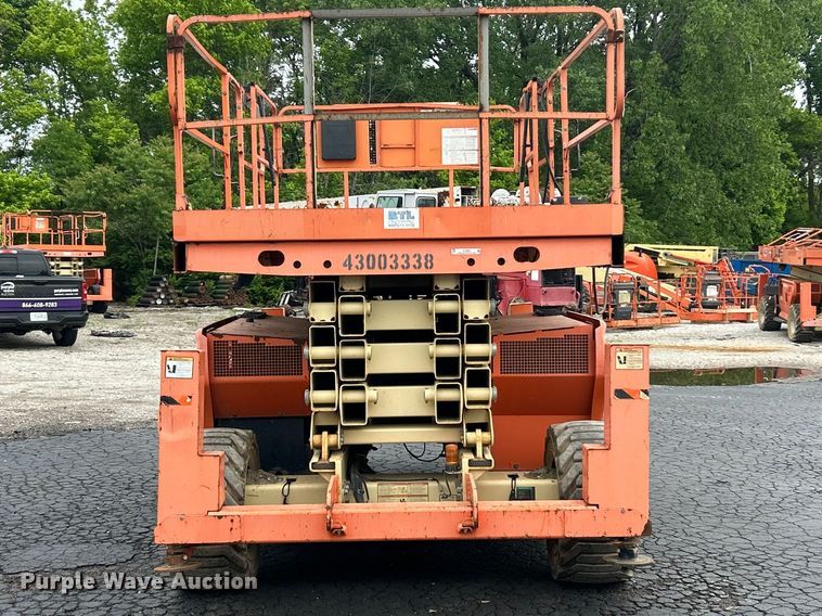 image for item FC5462 2011 JLG 4394RT scissor lift