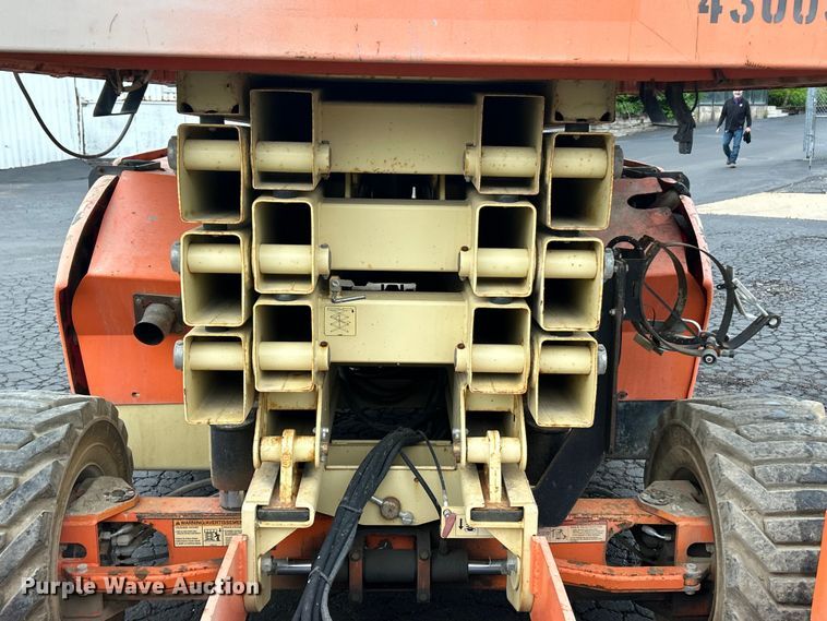 image for item FC5462 2011 JLG 4394RT scissor lift