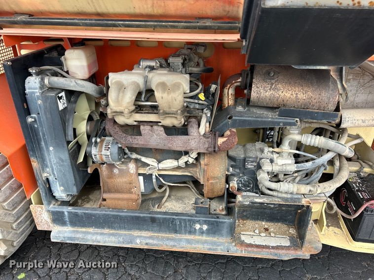 image for item FC5462 2011 JLG 4394RT scissor lift