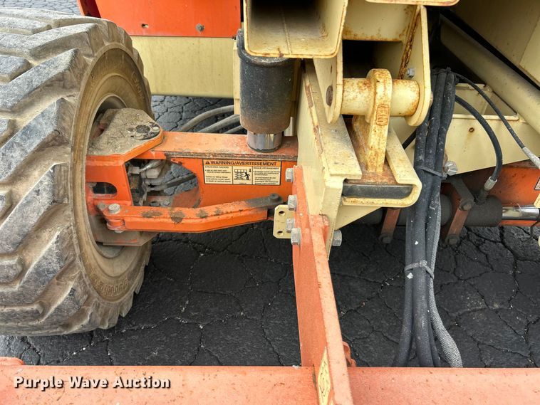 image for item FC5462 2011 JLG 4394RT scissor lift