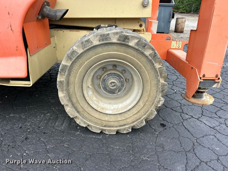 image for item FC5462 2011 JLG 4394RT scissor lift