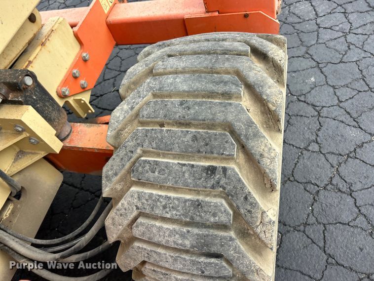 image for item FC5462 2011 JLG 4394RT scissor lift