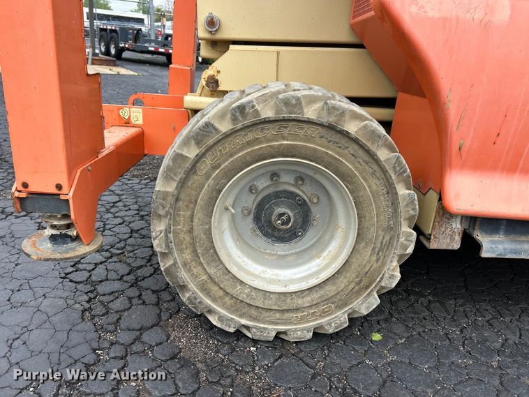 image for item FC5462 2011 JLG 4394RT scissor lift