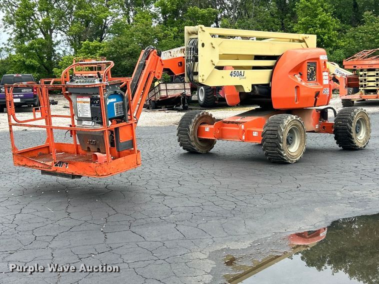 image for item FC5463 2013 JLG 450AJ Series II boom lift