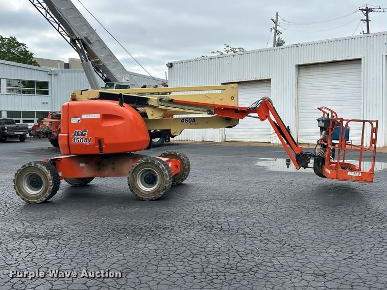 image for item FC5463 2013 JLG 450AJ Series II boom lift