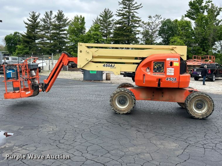 image for item FC5463 2013 JLG 450AJ Series II boom lift