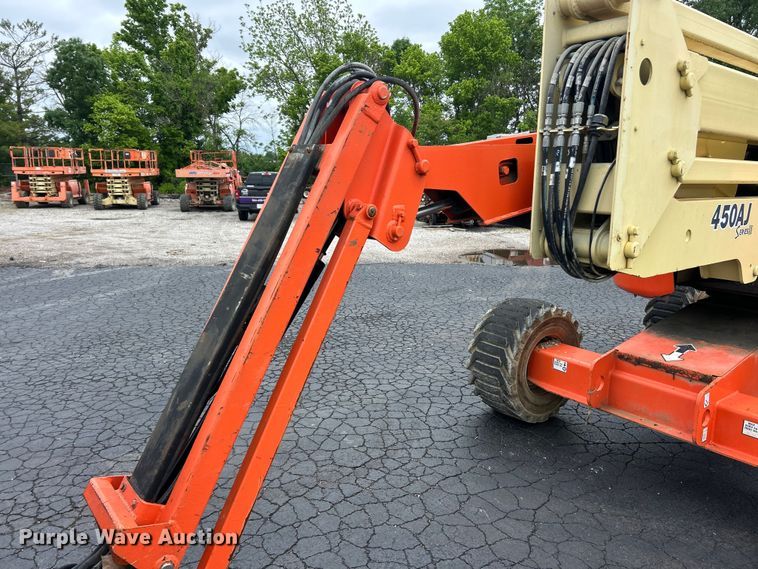 image for item FC5463 2013 JLG 450AJ Series II boom lift