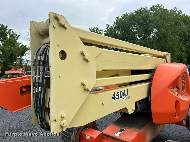 image for item FC5463 2013 JLG 450AJ Series II boom lift