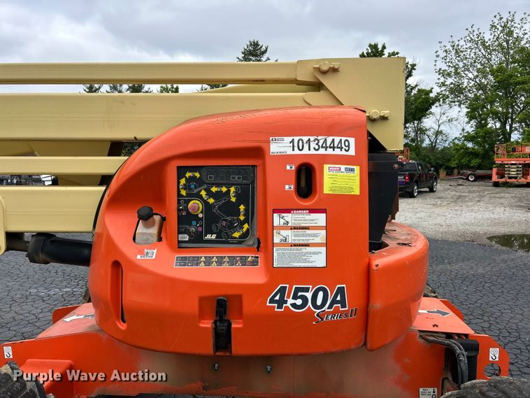 image for item FC5463 2013 JLG 450AJ Series II boom lift