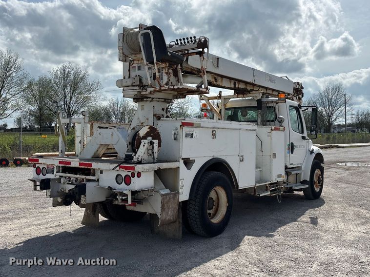 image for item FG0243 2004 Freightliner Business Class M2 digger derrick truck