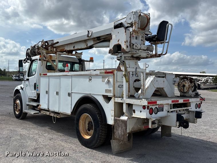 image for item FG0243 2004 Freightliner Business Class M2 digger derrick truck