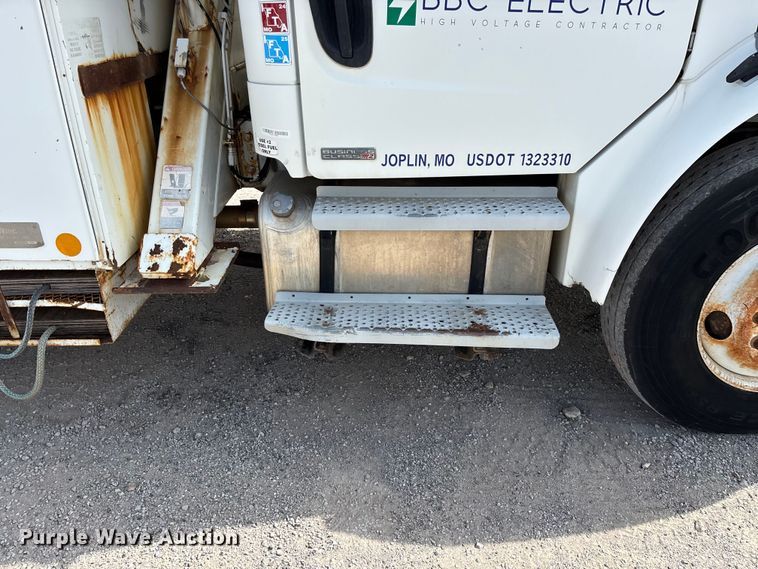 image for item FG0243 2004 Freightliner Business Class M2 digger derrick truck