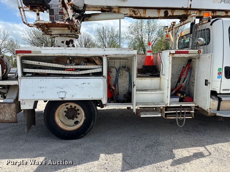 image for item FG0243 2004 Freightliner Business Class M2 digger derrick truck