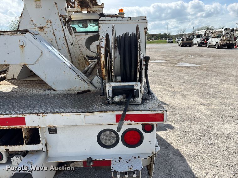 image for item FG0243 2004 Freightliner Business Class M2 digger derrick truck