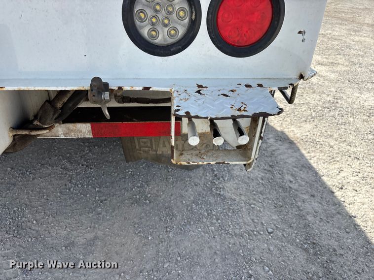 image for item FG0243 2004 Freightliner Business Class M2 digger derrick truck