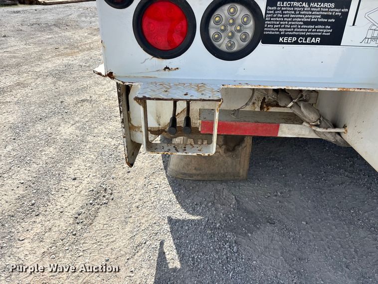 image for item FG0243 2004 Freightliner Business Class M2 digger derrick truck