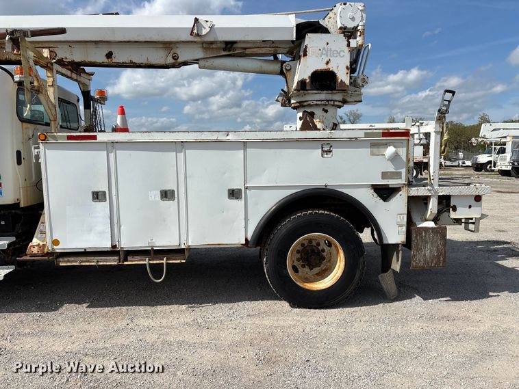 image for item FG0243 2004 Freightliner Business Class M2 digger derrick truck