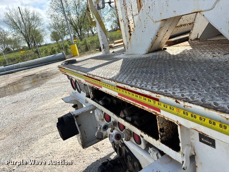 image for item FG0243 2004 Freightliner Business Class M2 digger derrick truck