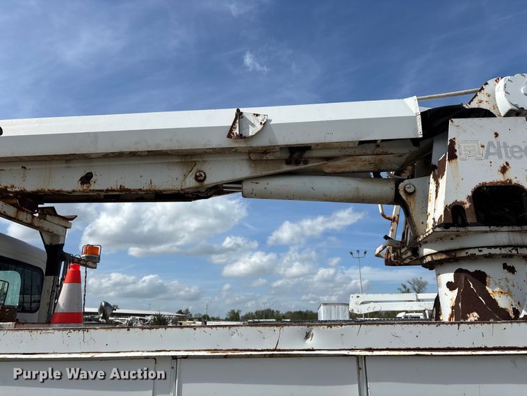 image for item FG0243 2004 Freightliner Business Class M2 digger derrick truck