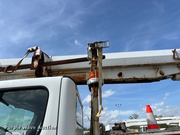 image for item FG0243 2004 Freightliner Business Class M2 digger derrick truck