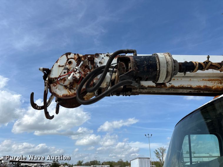 image for item FG0243 2004 Freightliner Business Class M2 digger derrick truck