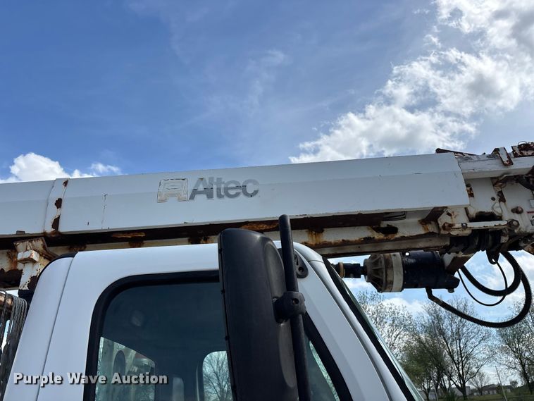 image for item FG0243 2004 Freightliner Business Class M2 digger derrick truck