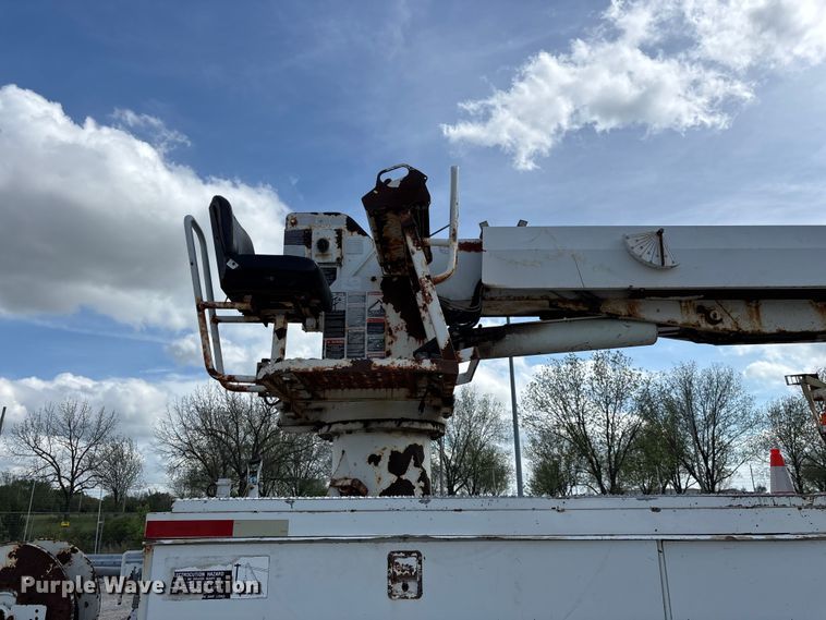 image for item FG0243 2004 Freightliner Business Class M2 digger derrick truck