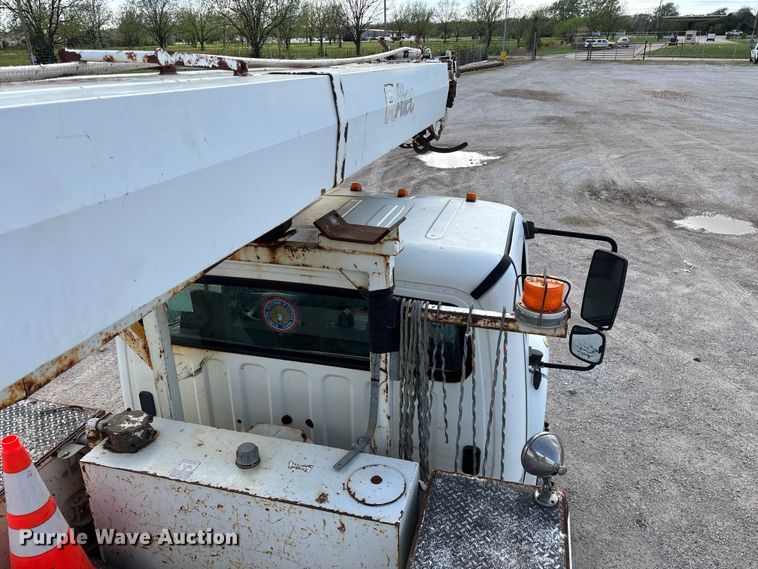 image for item FG0243 2004 Freightliner Business Class M2 digger derrick truck