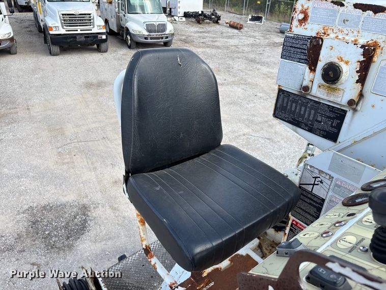 image for item FG0243 2004 Freightliner Business Class M2 digger derrick truck