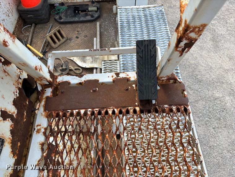 image for item FG0243 2004 Freightliner Business Class M2 digger derrick truck