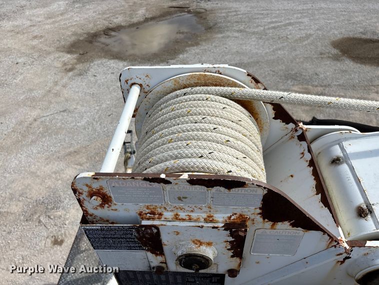 image for item FG0243 2004 Freightliner Business Class M2 digger derrick truck