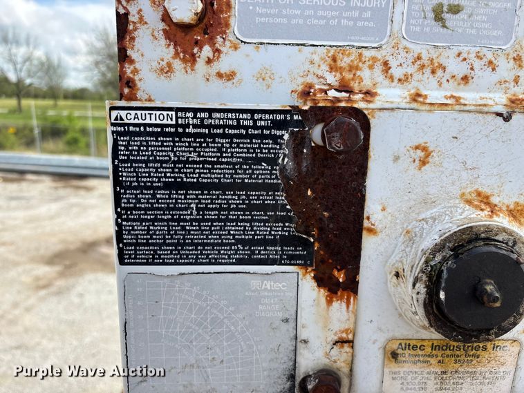 image for item FG0243 2004 Freightliner Business Class M2 digger derrick truck