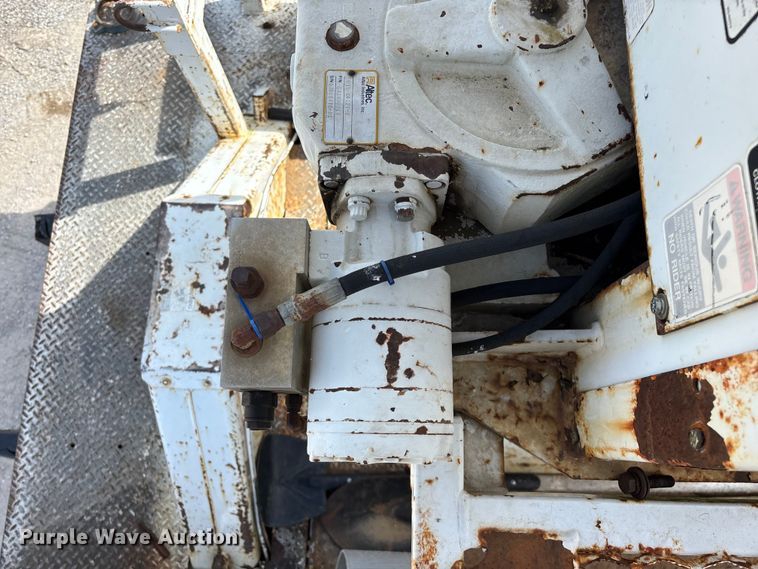 image for item FG0243 2004 Freightliner Business Class M2 digger derrick truck