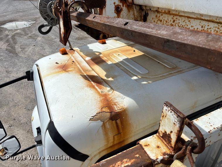 image for item FG0243 2004 Freightliner Business Class M2 digger derrick truck