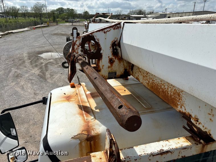 image for item FG0243 2004 Freightliner Business Class M2 digger derrick truck