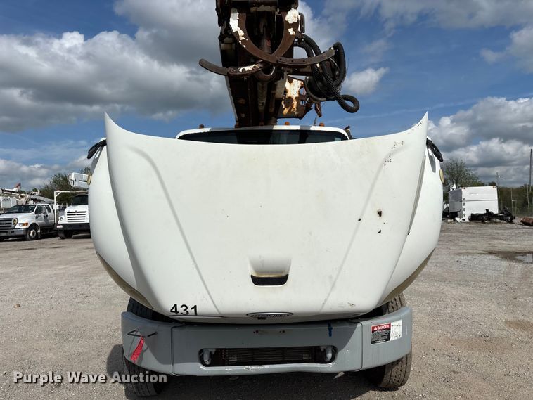 image for item FG0243 2004 Freightliner Business Class M2 digger derrick truck