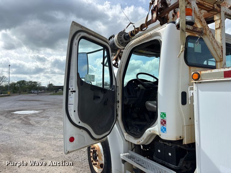 image for item FG0243 2004 Freightliner Business Class M2 digger derrick truck