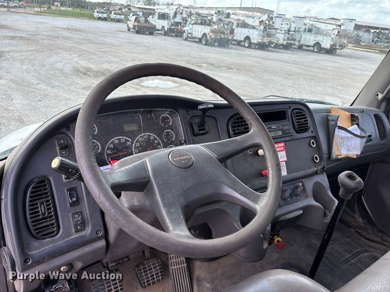 image for item FG0243 2004 Freightliner Business Class M2 digger derrick truck